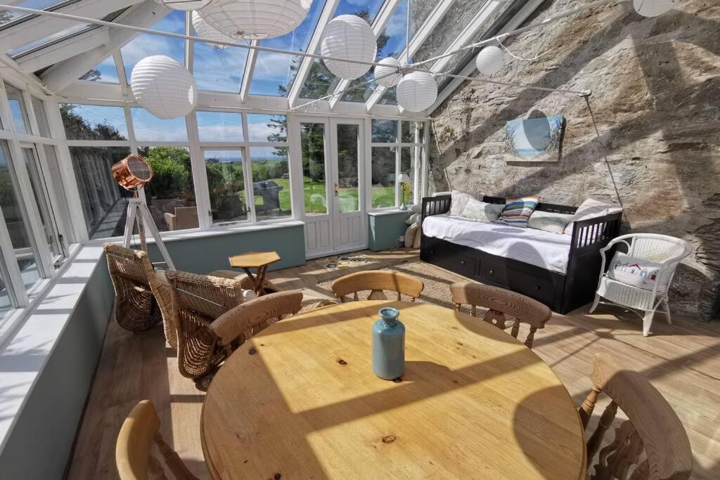 Villa Cosy, Coastal Retreat With A Large Garden Monreith Exterior foto